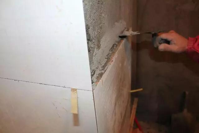 墙砖空鼓的补救方法视频讲解(针对近两年墙砖空鼓的现象的维修方法)