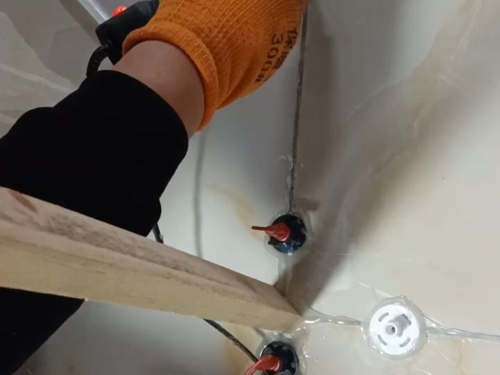 地面瓷砖空鼓最佳补救方法(地面瓷砖空鼓补救方法怎样取下瓷砖) 地面瓷砖空鼓最佳补救方法(地面瓷砖空鼓补救方法怎样取下瓷砖)